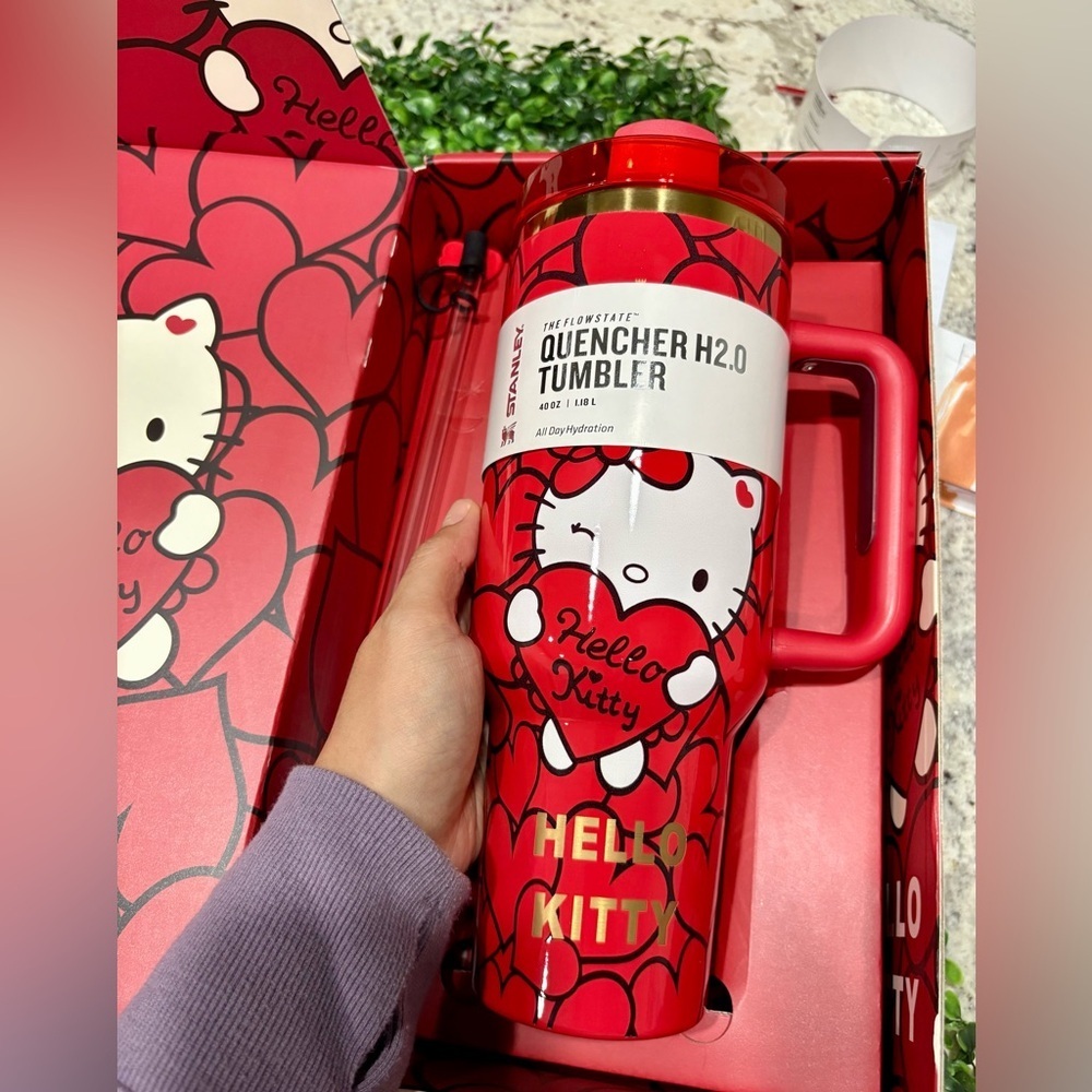 Cuztomized Hello kitty stanley 40 oz - Picture 5 of 6